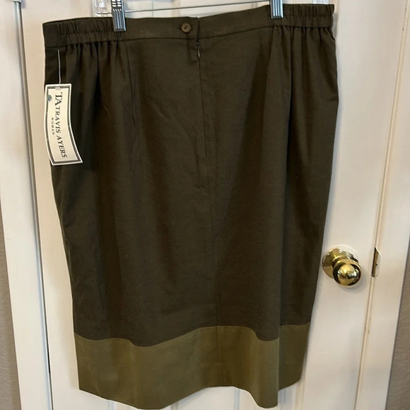 Travis Ayers Women’s 18W Green NWT Fully Lined Career Pencil Knee Length Skirt - Picture 2 of 7